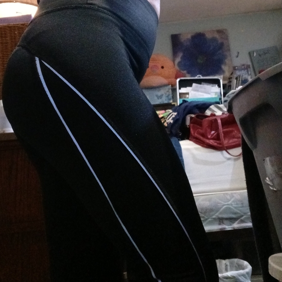 😁Jessica Simpson faux leather look warm up leggings - Picture 7 of 10